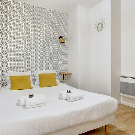Charme Contemporain Pres De La - 4p Lejlighed Paris